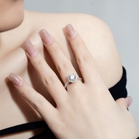 Perhiasan Mewah Perak Sterling 925 Berlapis Platinum Potongan Brilian VVS 2Ct Moissanite Perhiasan Berkualitas Tinggi Cincin Kawin Dua Warna Motif Bunga untuk Wanita