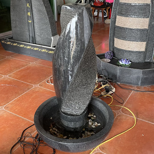 Fuente Decorativa de Agua para Jardín Exterior, Estilo Bali, Cascadas Fluidas, Diseño de Paisajismo en Venta - Product Image 6