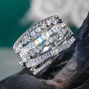 Anello in Oro Bianco con Diamante Taglio Marquise Colore D Naturale Gioiello di Lusso per Fidanzamento Donna - Product Image 6