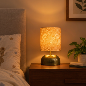 Lampe de table moderne à abat-jour en tissu, petite, avec douille E26, lumière chaude, pour la lecture au chevet, décoration de chambre à coucher et salon - Product Image 1