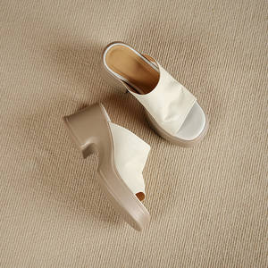 Sandales plates en peau de mouton à bout ouvert et bout rond pour femmes, sandales décontractées à semelle épaisse, sandales romaines à talon haut et épais - Product Image 5