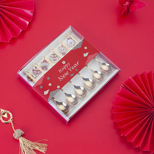 2022 confezione regalo nuovo prodotto confezione titanio tigre Lucky Cat cucchiai ciondolo Set forchetta cucchiai da tè in acciaio inossidabile dorato - Product Image 6