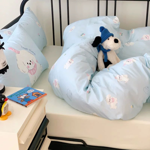 Ensemble quatre pièces bleu ciel pour petit chien Beagle, comprenant drap et housse de <span class=keywords><strong>couette</strong></span>, idéal pour la literie des dortoirs universitaires - Product Image 2