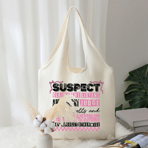 Sac fourre-tout en toile personnalisé avec motif « Elle écoute et n'en juge pas », idéal pour les voyages et le shopping féminin - Product Image 5
