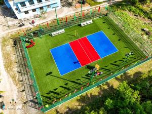 Gazon artificiel de 22 mm de hauteur de poils, bleu/rouge, terrain de handball avec des caractéristiques multi-usages - Product Image 2