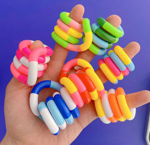 Jouet torsadé viral Série Cristal, jouet anti-stress multicolore flexible pour l'entraînement de la concentration et le soulagement du stress, pour enfants et adultes, vente en gros - Product Image 1