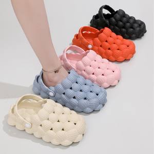 Vente chaude hommes <span class=keywords><strong>femmes</strong></span> balle <span class=keywords><strong>de</strong></span> <span class=keywords><strong>Golf</strong></span> chaussures sabots <span class=keywords><strong>sandales</strong></span> Massage confort respirant plage été <span class=keywords><strong>sandales</strong></span> sabots personnalisés <span class=keywords><strong>femmes</strong></span> sabots - Product Image 1