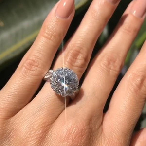 Anello con Cristalli a Forma di Fiore per Donne, Elegante Accessorio Floreale per Uso Quotidiano e Feste - Product Image 4