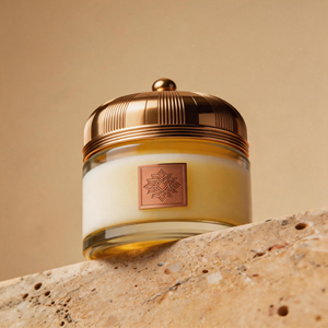 Pot en verre ombré de luxe avec couvercle en dôme doré orné, design royal arabe pour parfums haut de gamme - Product Image 2
