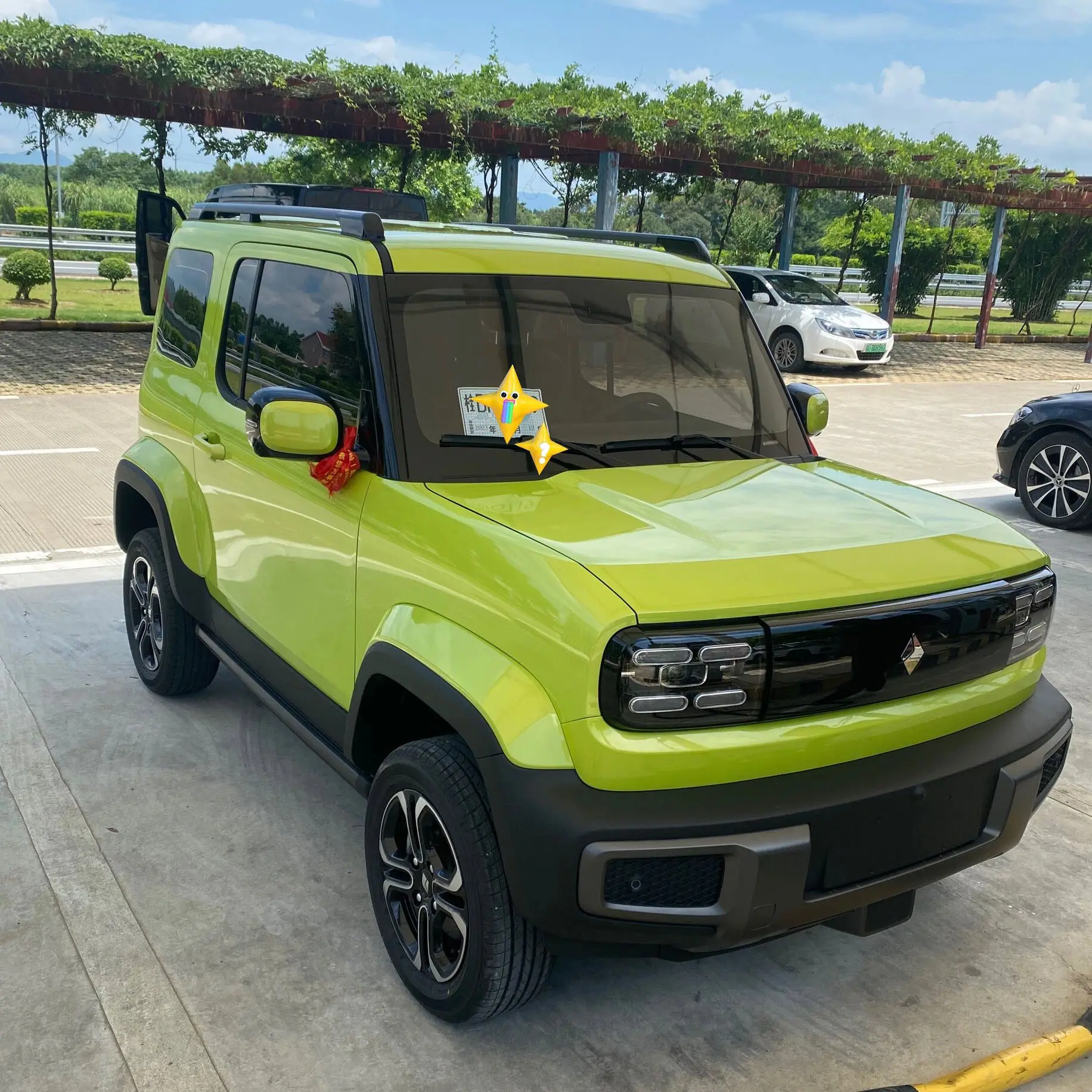 Fournisseur de la Chine Voiture neuve bon marché Voiture électrique à grande vitesse Wuling Mini SUV Voiture électrique bon marché