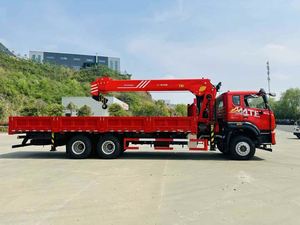 Grúa Montada en Camión Sinotruk Ho Wo 6x4, Grúa Sany de 12 Toneladas, Maquinaria de Elevación Especial para Construcción de Carreteras y Puentes - Product Image 4