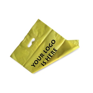 Custom Logo Reinforced Plastic Die Cut Handle <b>Bag</b> High Quality Clothing <b>Packaging</b> <b>Bags</b> - Product Image 4