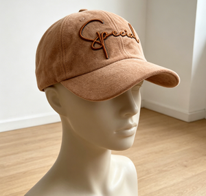Gorra de béisbol de gamuza de lujo con visera curva de 6 paneles de imitación y letra bordada 'Special' - Gorra casual suave y ajustable para mujer - Product Image 1
