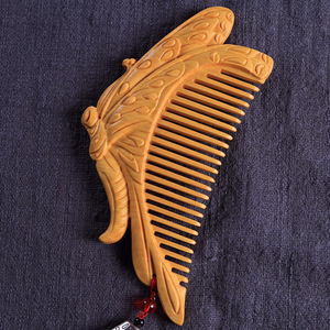 Peine Gua Sha de Dientes Anchos con Logotipo Personalizado, Peine de Madera Chino Tradicional Tallado a <span class=keywords><strong>Mano</strong></span> para Mujer, Peine Hecho a <span class=keywords><strong>Mano</strong></span> Único <span class=keywords><strong>y</strong></span> Elegante - Product Image 4