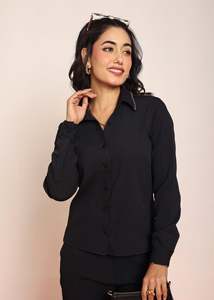 Conjunto de Dos Piezas para Mujer con Camisa Detallada con Pedrería y Pantalones, Atuendo Elegante con Adornos Brillantes, Estilo Moderno - Product Image 3