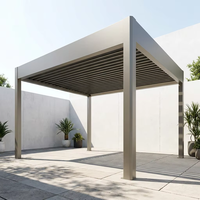 Pergola extérieure en aluminium thermolaqué sur mesure avec lames orientables, auvent imperméable et conception autoportante