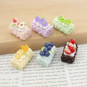 Mini jouets en peluche en forme de gâteau roulé aux fruits, jouets anti-stress à rebond lent, vente en gros - Product Image 1