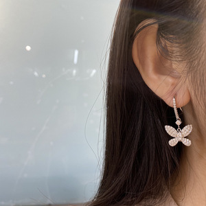Pendientes de plata de ley 925 con diseño de mariposa para <span class=keywords><strong>mujer</strong></span>, aretes colgantes de circonita chapados en oro - Product Image 4