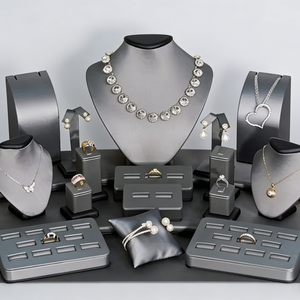 Expositor de Joyería de Cuero Gris/Negro de Alta Gama, Soporte para Collares, Adecuado para Vitrinas de Joyerías - Product Image 1