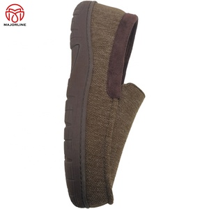 OEM factory su misura <span class=keywords><strong>pantofole</strong></span> da interno per <span class=keywords><strong>uomo</strong></span> mocassini piatti scarpe da casa TPR suola invernale calda <span class=keywords><strong>pantofole</strong></span> da camera da letto donna - Product Image 2