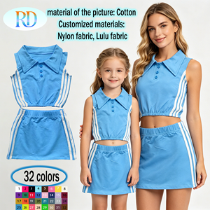 Set Coordinato Mamma e Figlia Ruidian con Logo Personalizzato, Top Corto Senza Maniche in Cotone e Gonna Sportiva, Completo Sportivo in Due Pezzi - Product Image 1