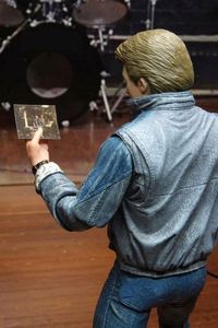 NECA 53615 Figura de Ação Martin <span class=keywords><strong>Guitar</strong></span> Edition de 7 Polegadas de Regresso ao Futuro - Product Image 4