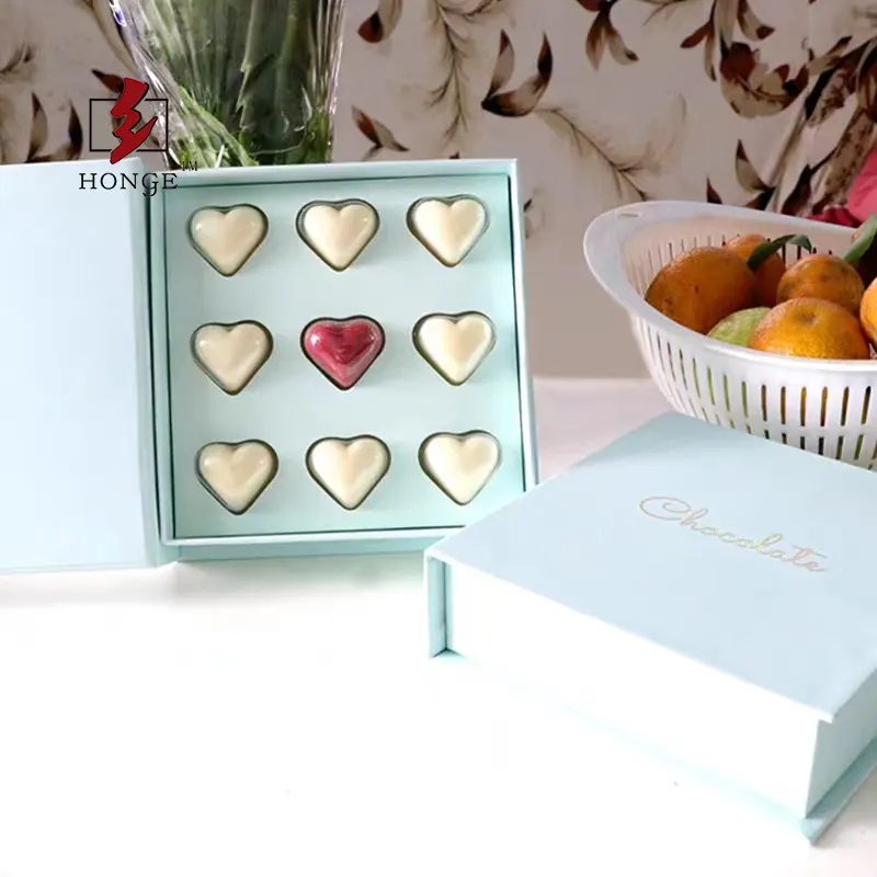 صندوق هدايا شوكولاتة Honge مع صينية بلاستيكية على شكل قلب ورق مطلي لحزمة أعياد الميلاد صندوق حلوى الزفاف صناديق صلبة HG تقبل
