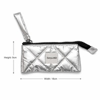 Pochette cosmétique en nylon matelassée diamant argenté légère et polyvalente avec dragonne pour voyage, maquillage, articles de toilette, cadeau promotionnel