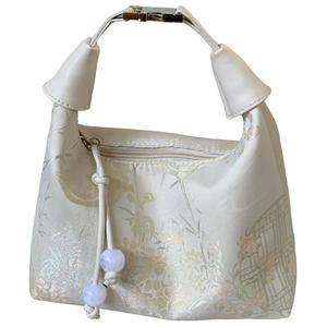 Bolso bordado de estilo chino, bolso cruzado de un solo hombro de tela compuesta blanca para uso diario, verano 2024 - Product Image 5