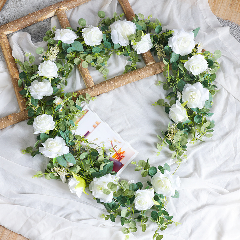 สีขาว (เลดี้ส์โรส)