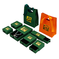 Boîte cadeau personnalisée vert forêt avec ruban côtelé et sac assorti pour accessoires, vente au détail, marque privée