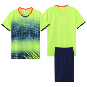 बच्चों के लिए उच्च गुणवत्ता मुक्त डिजाइन सबलिमिनेशन प्रिंट कस्टम फुटबॉल जर्सी खेल शांत सूखी फुटबॉल किट - Product Image 5