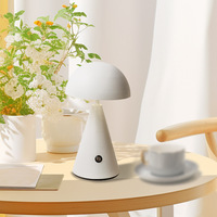 Vente directe en gros moderne nordique métal veilleuse lampe de table sans fil rechargeable pour hôtels batterie lampe de table de chevet