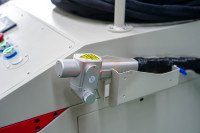 Système de nettoyage laser portable 3000W et décapant de peinture laser pour l'élimination de la rouille et de l'huile des coques de navires, machine haute efficacité certifiée CE