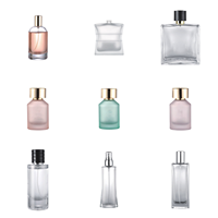 Flacon de parfum en verre sérigraphié de 130 ml avec bouchon à vis perforé, diffuseur à bâtonnets, design artisanal pour une diffusion optimale