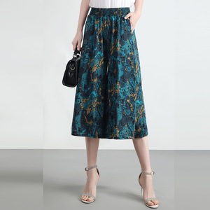 Pantalon court d'été pour femmes Pantalon court à taille élastique pour mères Pantalon mince à jambes larges Culottes à taille haute - Product Image 5