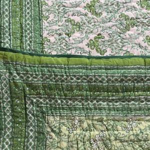 Edredón con estampado de bloques de diseño Jaipuri hecho a mano de una calidad, edredón de diseño étnico estampado de bloques de mano de algodón para usos de invierno - Product Image 1