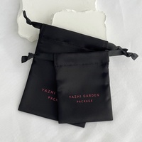 Sac à cordon en satin de soie noir dense en tissu doux de luxe perruque de cheveux cosmétique pochette d'emballage de bijoux haut de gamme