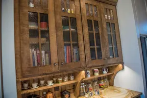 Armoire de cuisine en bois massif en forme de L, Style ferme américaine et américaine avec siège