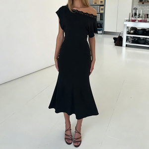 Robe longue élégante à queue de poisson, couleur unie, simple, sexy, à épaules dénudées, avec panneau en dentelle, cintrée à la taille - Product Image 6