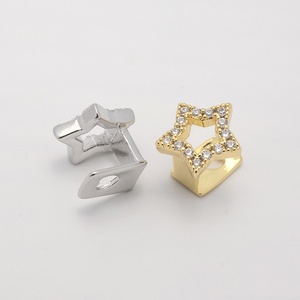 เครื่องประดับฮาโลวีนขายส่ง ชุบทอง เงิน สีเมทัลลิก ทองเหลืองประดับเพชรซิร์คอน ฮิปฮอป จิวเวลรี่รูปดาวเดี่ยว - Product Image 4