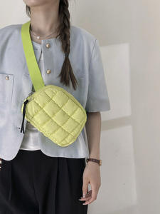 新款绗缝腰包和斜挎胸包，时尚的运动骑行羽绒包。 厂家直销，可定制。 - Product Image 1