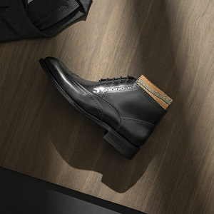 Bottes en cuir tendance pour hommes, en cuir de vachette, style business formel, brogues britanniques, bottes décontractées en cuir véritable pour l'extérieur, bottines à la cheville - Product Image 3