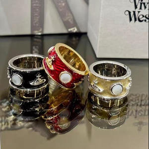 เซโกะ ควีน มัเธอร์ ไวท์ ฟริทิลลาเรีย ไวด์ แซทเทิร์น มิดเดิล คิง เอ็นเมล เกลซ แพนค์ เทรนดี้ เงินแท้ 925 ชุบทอง ประดับพลอย สำหรับคู่รัก - Product Image 2