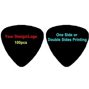Guitare en celluloïd personnalisée en forme de triangle noir pur, impression <span class=keywords><strong>double</strong></span> face sur plectre noir massif 0.46mm 0.71mm 0.96mm - Product Image 1