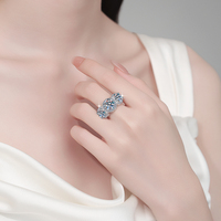 Bague de Fiançailles en Argent Sterling S925 avec Trois Pierres Moissanite 3ct & 2ct*2 VVs1 Certificat GRA pour Femme - Vente en Gros Usine