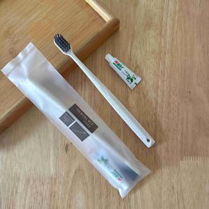 Produits d'accueil jetables personnalisés en plastique écologique 20ML, flacon souple givré portable et léger pour gel douche et <span class=keywords><strong>shampoing</strong></span> éclaircissant - Product Image 3