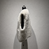 Gilet sans manches en fausse fourrure blanc personnalisé, sans col, boutonné, avec poches plaquées, chaud, pour l'automne et l'hiver, style décontracté