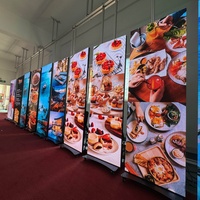 Afficheur publicitaire intelligent portable P2.5 d'intérieur, écran LED Totem, écran LED pliable numérique d'intérieur, mur vidéo