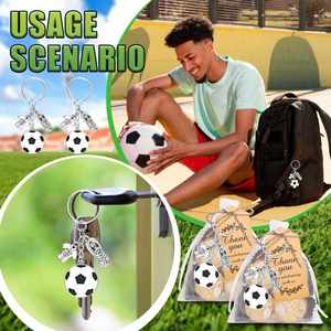 Lot de 10 porte-clés ballon de football avec pochette, porte-clés sport pour hommes et femmes, cadeau pour les fans de football - Product Image 2